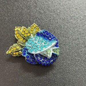 Brooch Flower Blue & green